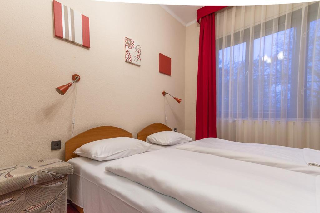 Vadregeny Panzio Esztergom Room photo